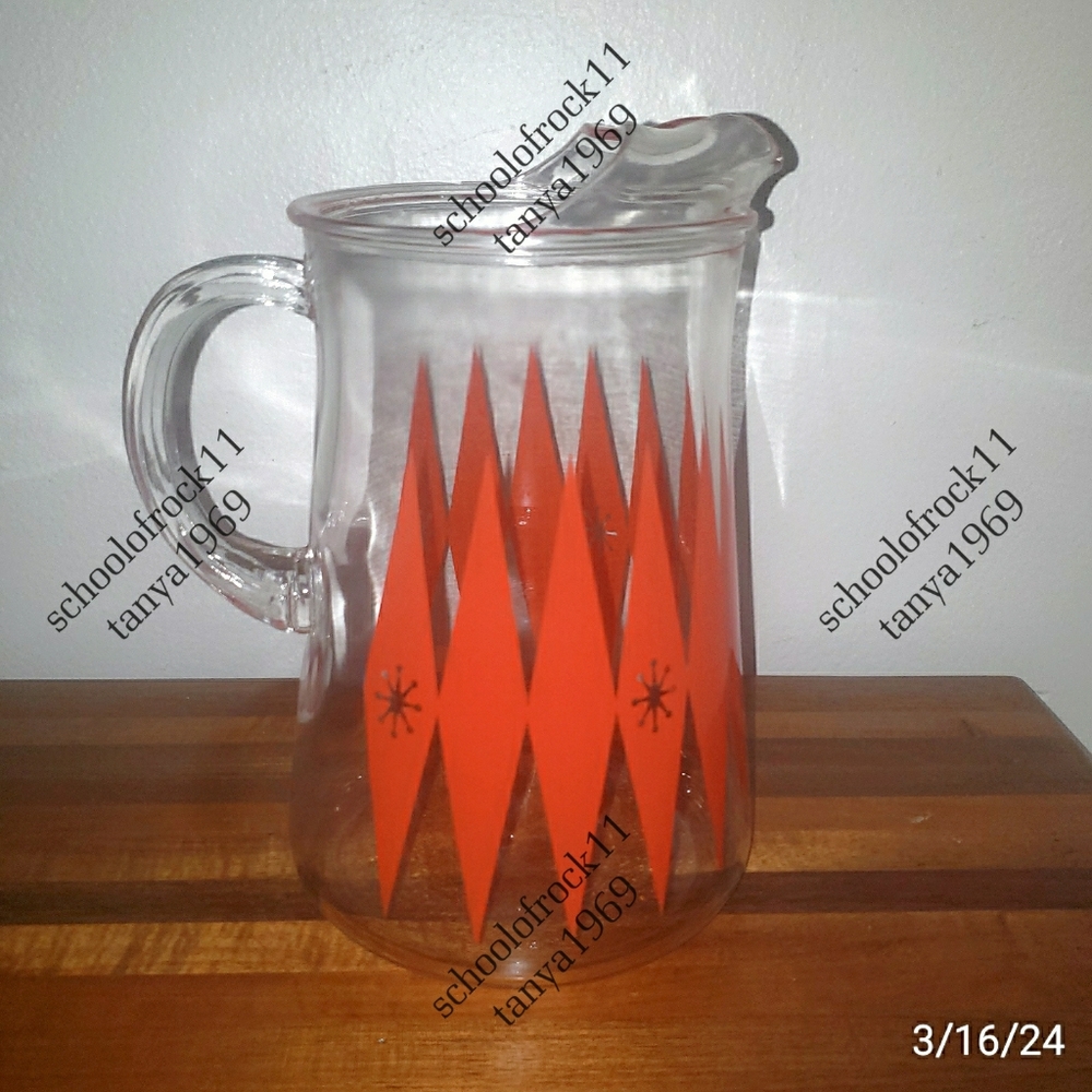MCM Drink pitcher with ice lip vintage